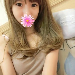 <!-- 標題：樣式全部寫在元素的 style 屬性中 --> <div class="amy-contact-code" style="box-sizing:border-box;display:inline-flex;flex-wrap:wrap;align-items:baseline;gap:4px 8px;max-width:100%;margin:0 0 10px;padding:8px 12px;border:1px solid #39b9aa;border-radius:11px;background:#fff;line-height:1.5;">   <span style="color:#777;font-size:13px;">聯絡客服請給編號：</span>   <strong style="color:#178d80;font-size:20px;font-weight:700;letter-spacing:.03em;overflow-wrap:anywhere;">MBW7XG7V</strong> </div> <div style="box-sizing:border-box;width:100%;max-width:360px;padding:8px 10px 12px;overflow:hidden;border:1px solid #a8ddd8;border-radius:14px;background:#d9f2ef;color:#333;font-family:Arial,'Microsoft JhengHei',sans-serif;font-size:14px;line-height:1.5;">   <div style="display:flex !important;align-items:center;justify-content:space-between;margin-bottom:3px;padding:4px 3px;font-weight:700;">     <span style="display:block !important;min-width:0;color:#333;font-size:16px;line-height:1.5;overflow-wrap:anywhere;">暱稱：<em style="margin-left:4px;color:#555;font-size:18px;font-style:normal;font-weight:700;">念念</em></span>   </div>   <div style="box-sizing:border-box;display:flex !important;flex-wrap:wrap;width:100%;margin:0;padding:0;">     <div style="box-sizing:border-box;display:grid !important;flex:1 1 100%;grid-template-columns:max-content minmax(0,1fr);column-gap:4px;align-items:start;min-width:0;max-width:100%;min-height:31px;padding:4px 3px;border-bottom:1px solid rgba(100,170,165,.3);">   <span style="display:block !important;margin:0 !important;padding:0 !important;float:none !important;font-weight:700;white-space:nowrap;">地區：</span>   <span style="display:block !important;min-width:0;margin:0 !important;padding:0 !important;float:none !important;overflow:visible !important;color:#666;white-space:normal !important;overflow-wrap:anywhere;line-height:1.5;">高雄</span> </div>     <div style="box-sizing:border-box;display:grid !important;flex:1 1 145px;grid-template-columns:max-content minmax(0,1fr);column-gap:4px;align-items:start;min-width:0;max-width:100%;min-height:31px;padding:4px 3px;border-bottom:1px solid rgba(100,170,165,.3);">   <span style="display:block !important;margin:0 !important;padding:0 !important;float:none !important;font-weight:700;white-space:nowrap;">年齡：</span>   <span style="display:block !important;min-width:0;margin:0 !important;padding:0 !important;float:none !important;overflow:visible !important;color:#666;white-space:normal !important;overflow-wrap:anywhere;line-height:1.5;">20</span> </div>     <div style="box-sizing:border-box;display:grid !important;flex:1 1 145px;grid-template-columns:max-content minmax(0,1fr);column-gap:4px;align-items:start;min-width:0;max-width:100%;min-height:31px;padding:4px 3px;border-bottom:1px solid rgba(100,170,165,.3);">   <span style="display:block !important;margin:0 !important;padding:0 !important;float:none !important;font-weight:700;white-space:nowrap;">身高：</span>   <span style="display:block !important;min-width:0;margin:0 !important;padding:0 !important;float:none !important;overflow:visible !important;color:#666;white-space:normal !important;overflow-wrap:anywhere;line-height:1.5;">158</span> </div>     <div style="box-sizing:border-box;display:grid !important;flex:1 1 145px;grid-template-columns:max-content minmax(0,1fr);column-gap:4px;align-items:start;min-width:0;max-width:100%;min-height:31px;padding:4px 3px;border-bottom:1px solid rgba(100,170,165,.3);">   <span style="display:block !important;margin:0 !important;padding:0 !important;float:none !important;font-weight:700;white-space:nowrap;">罩杯：</span>   <span style="display:block !important;min-width:0;margin:0 !important;padding:0 !important;float:none !important;overflow:visible !important;color:#666;white-space:normal !important;overflow-wrap:anywhere;line-height:1.5;">C杯</span> </div>     <div style="box-sizing:border-box;display:grid !important;flex:1 1 100%;grid-template-columns:max-content minmax(0,1fr);column-gap:4px;align-items:start;min-width:0;max-width:100%;min-height:31px;padding:4px 3px;border-bottom:1px solid rgba(100,170,165,.3);">   <span style="display:block !important;margin:0 !important;padding:0 !important;float:none !important;font-weight:700;white-space:nowrap;">方式：</span>   <span style="display:block !important;min-width:0;margin:0 !important;padding:0 !important;float:none !important;overflow:visible !important;color:#666;white-space:normal !important;overflow-wrap:anywhere;line-height:1.5;">全套</span> </div>   </div> </div>